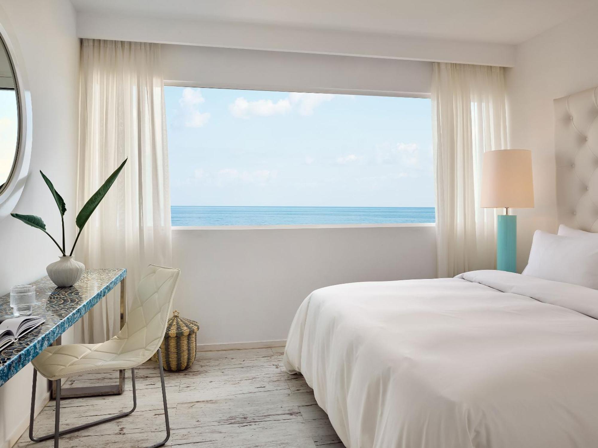 Rezort Grecotel Luxme White