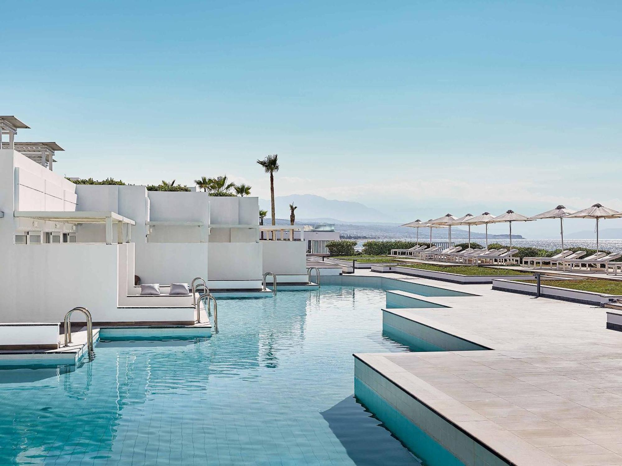 Rezort Grecotel Luxme White