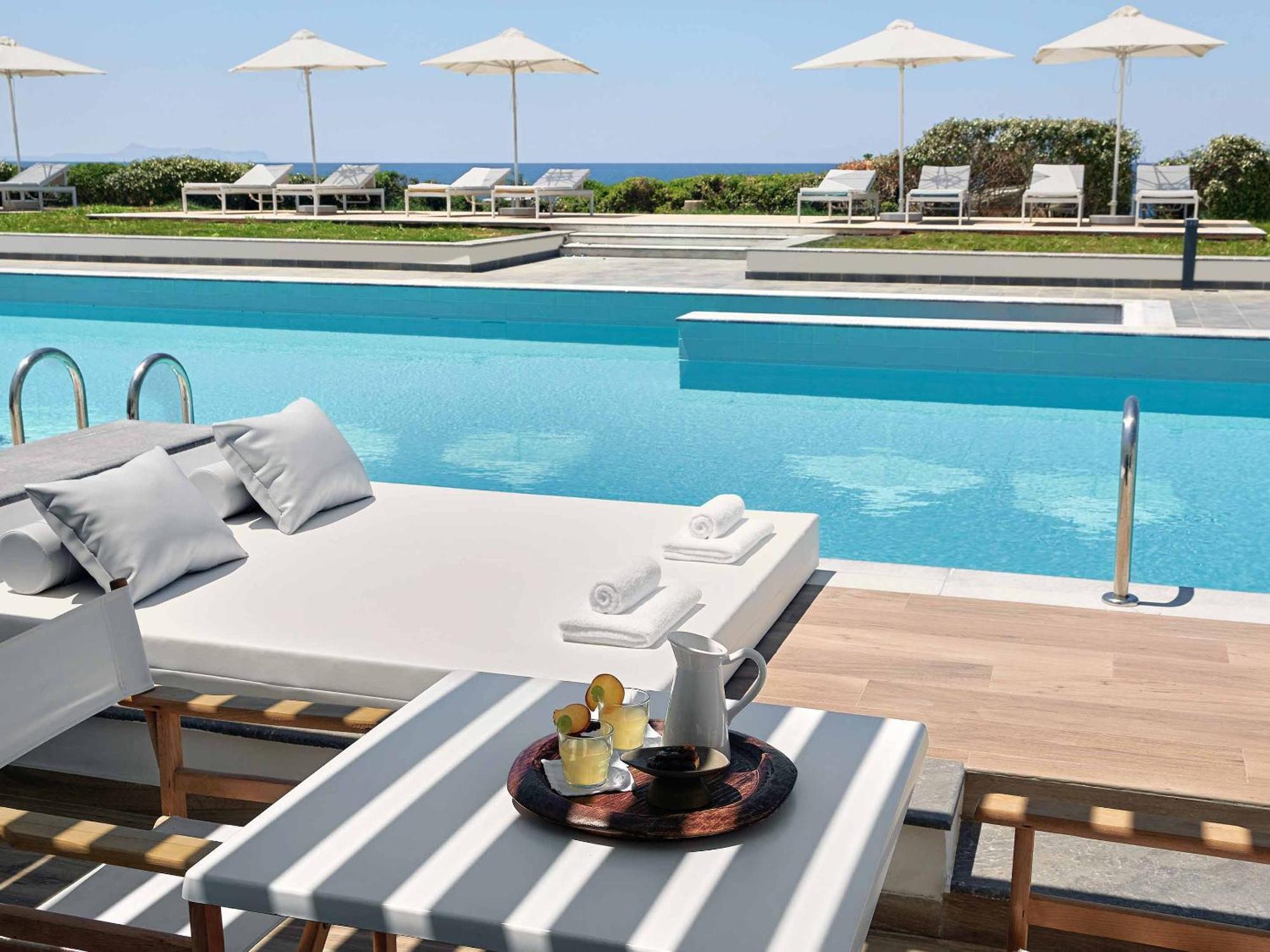 Rezort Grecotel Luxme White 5*